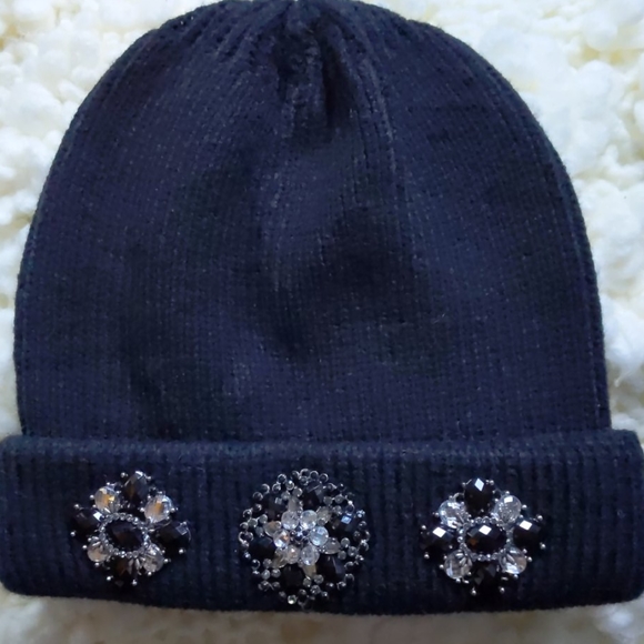 Cara New York Beanie - Picture 7 of 7